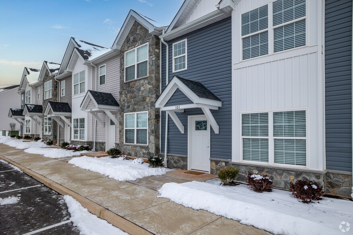 Building Photo - Aspen Ridge Townhomes