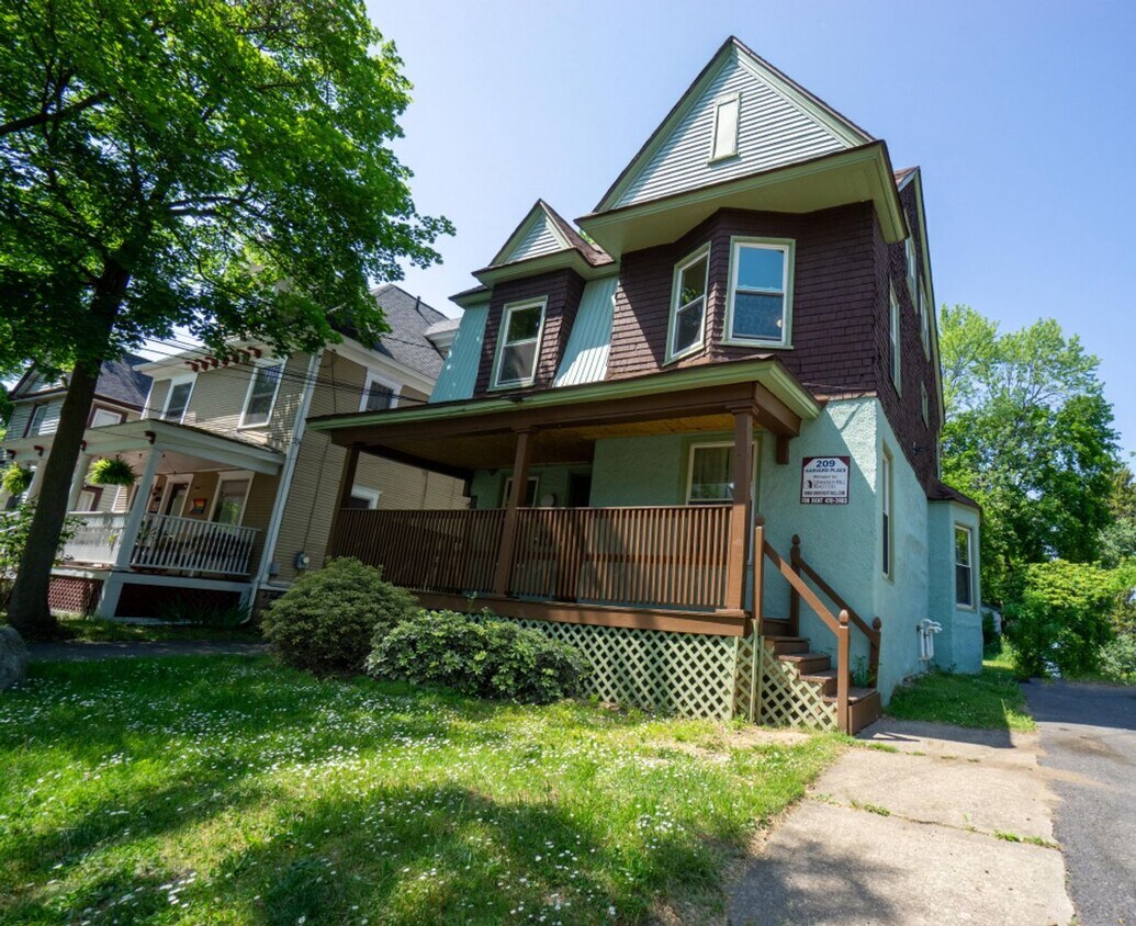 209 Harvard Pl Unit Harvard 209.2, Syracuse, NY 13210 Room for Rent