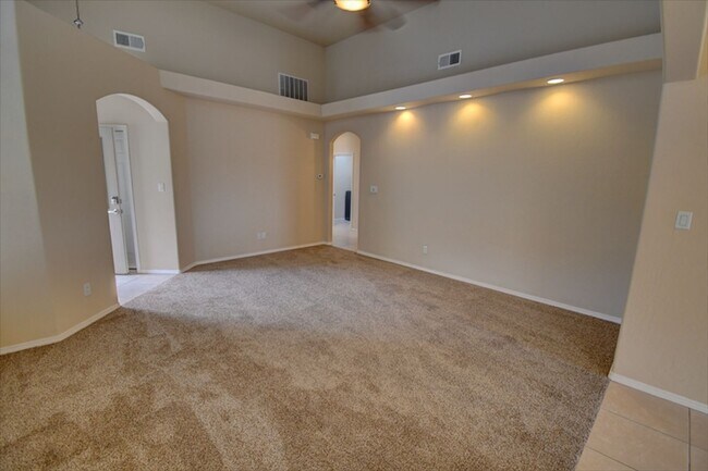 Building Photo - 5512 Costa Uerde Rd NW