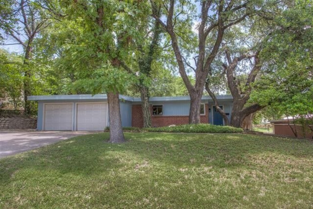Primary Photo - 3913 Micki Lynn Ave