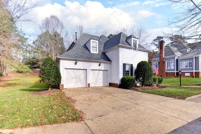 Building Photo - Low Maintenance Living in Williamsburg