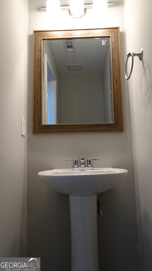 Foto del edificio - 5330 Sand Bar Ln