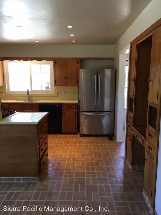 Building Photo - 3 br, 1 bath House - 294 Wildwood Road