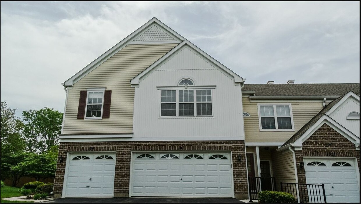 101 Arboretum Dr Unit 101 Arboretum Dr, Lombard, IL 60148 Condo for