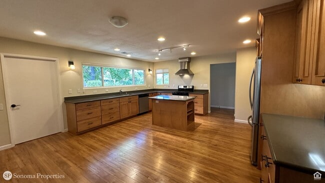 Building Photo - Desirable 3bd/2ba House in 55+ Community!