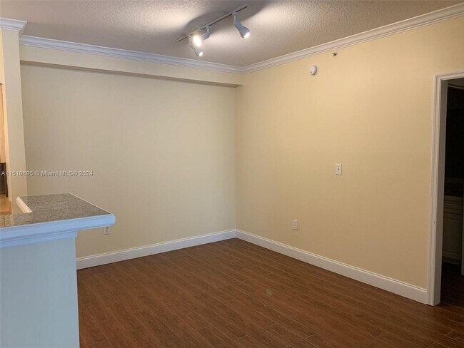 Building Photo - 6841 SW 44th St