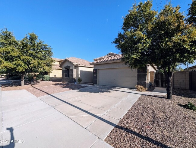 Building Photo - 12621 W Modesto Dr