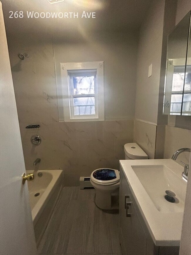 Foto del edificio - 268 Woodworth Ave
