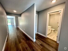 Building Photo - 4647 Pierce Dr
