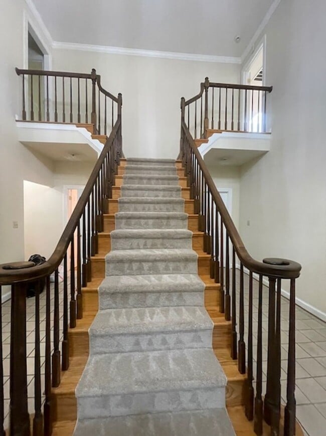 Building Photo - Spacious SF home in Potomac