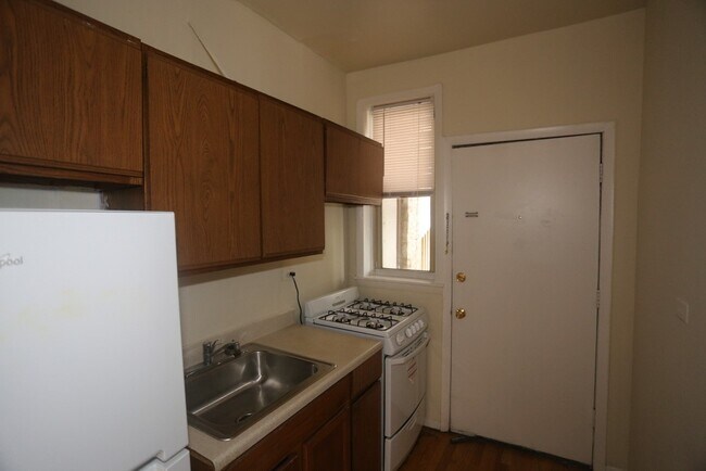Foto del edificio - 714 W Barry Ave