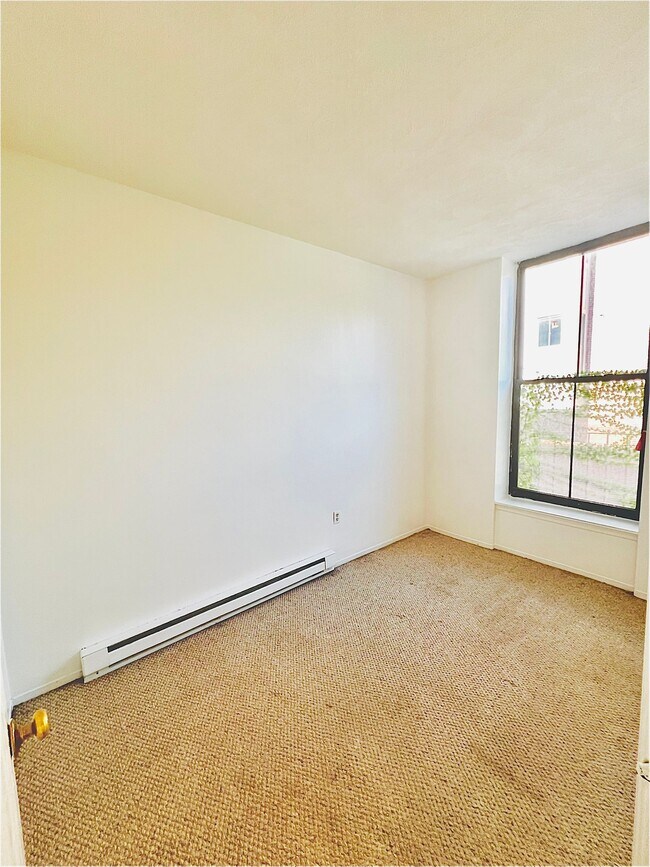 Foto del edificio - 556 Columbus Ave