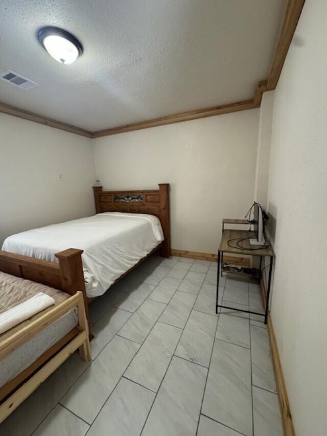 Foto del edificio - 9500 Bissell Rd