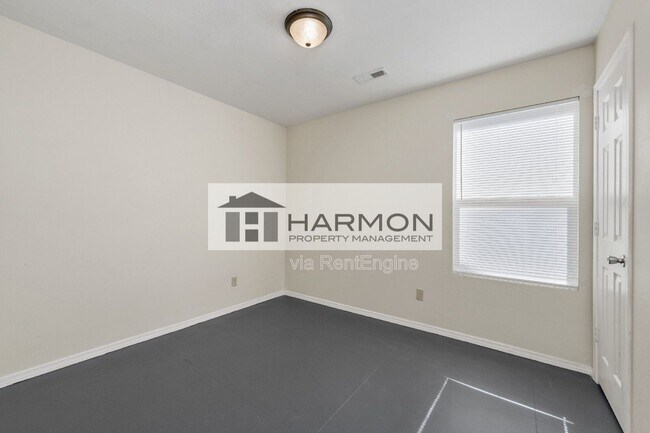 Foto del edificio - 1545 W 23rd St N