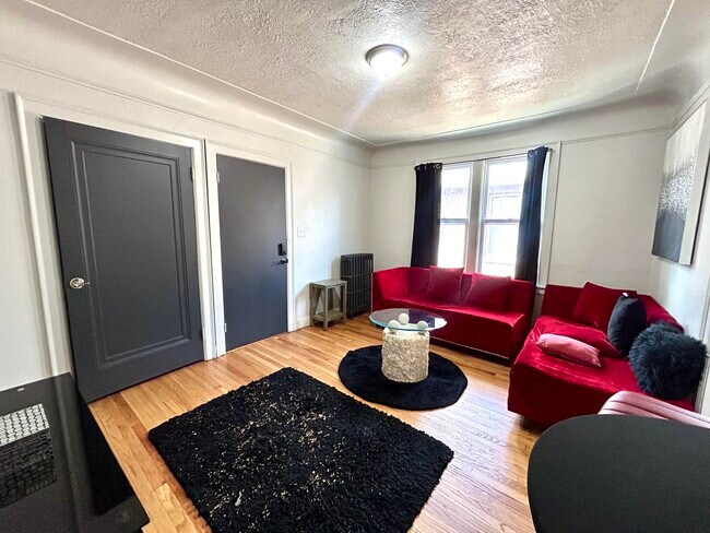 Foto del edificio - 4052 Tyler St