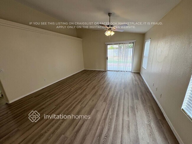 Building Photo - 13054 W Via Camille