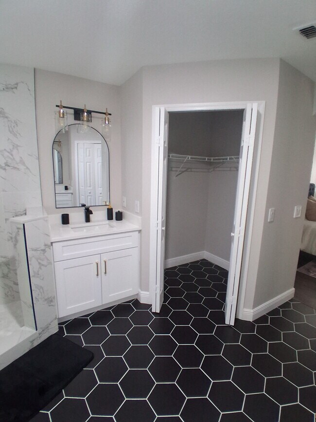 Foto del edificio - 4624 Cumbrian Lakes Dr