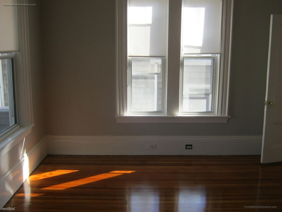 Primary Photo - 14 Central Ave