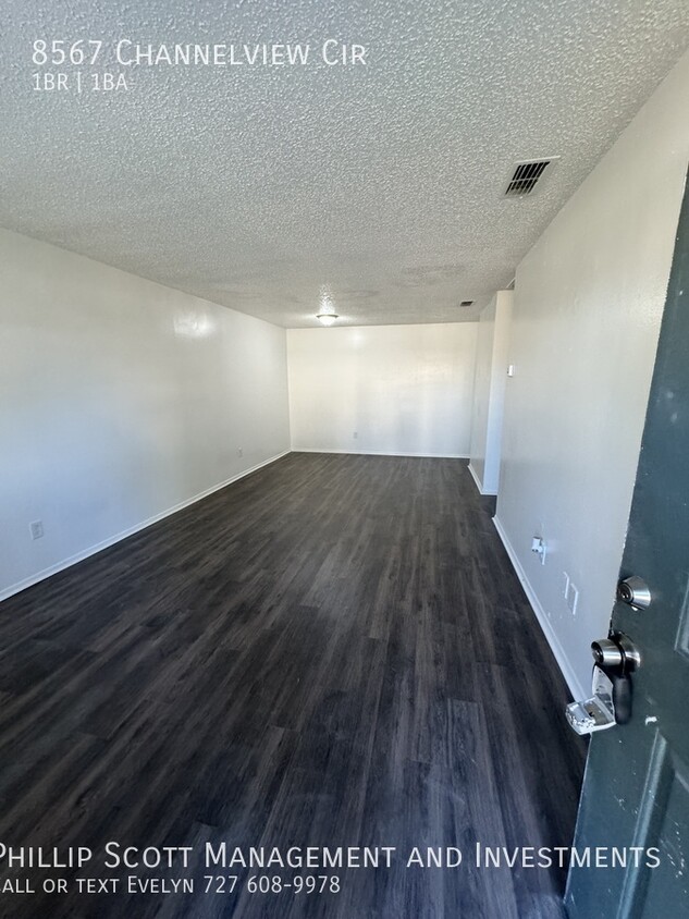Primary Photo - 8567 Channelview Cir