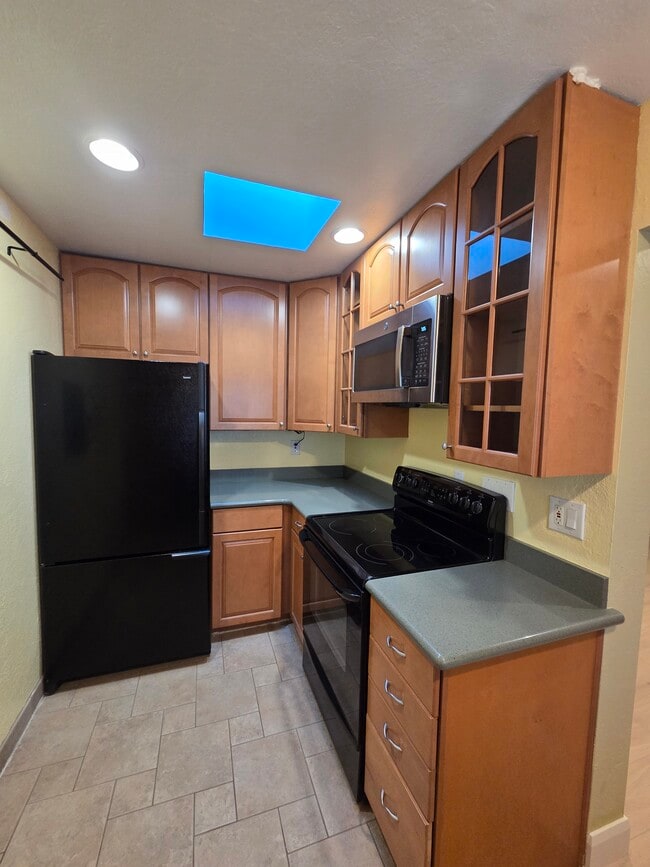 Building Photo - 2753 Sulphur Dr