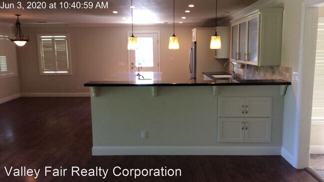 Building Photo - 758 Lattin Rd