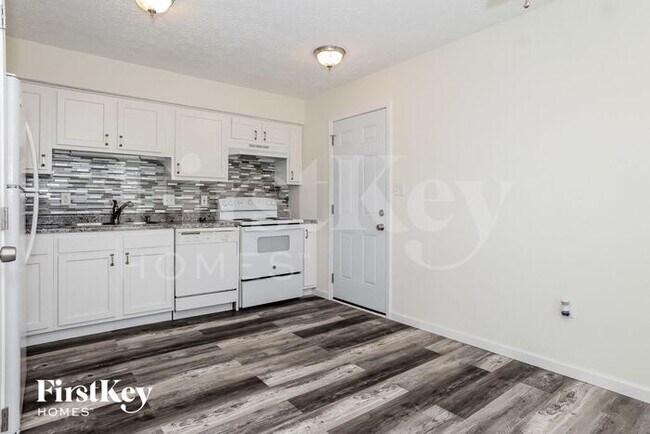 Foto del edificio - 1605 Rock Creek Dr