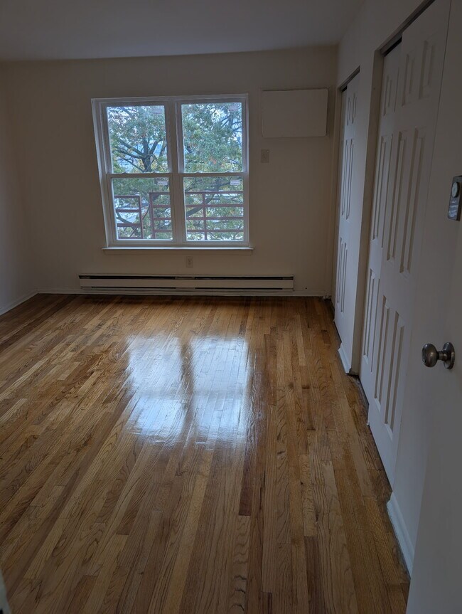 Foto del edificio - 732 County Ave