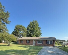 Building Photo - 201 Rose Dr