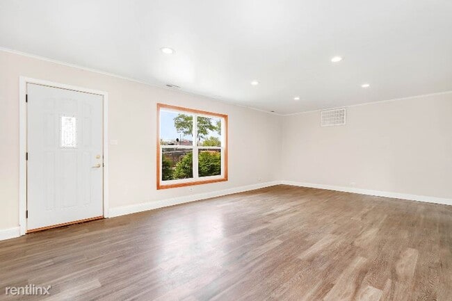 Building Photo - 3 br, 1 bath House - 2821 dempster