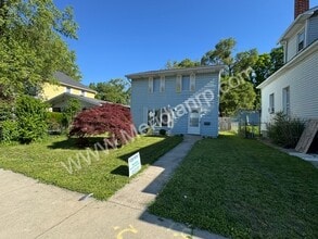 Building Photo - 1502 3rd St