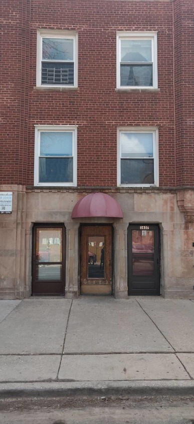 Primary Photo - 1635 W Morse Ave