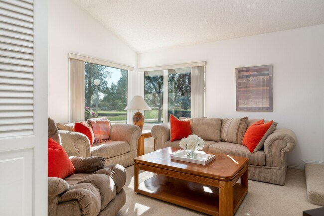 Foto del edificio - 6175 Montecito Dr