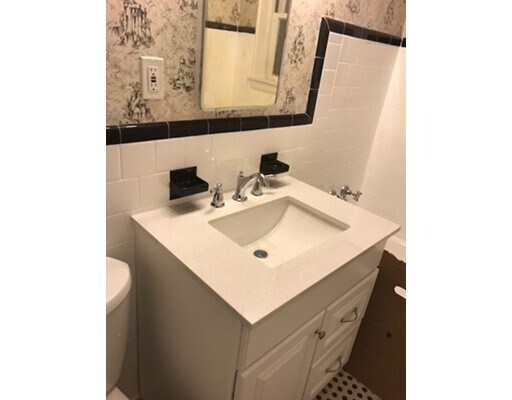 Foto del edificio - 152 Chestnut Hill Ave