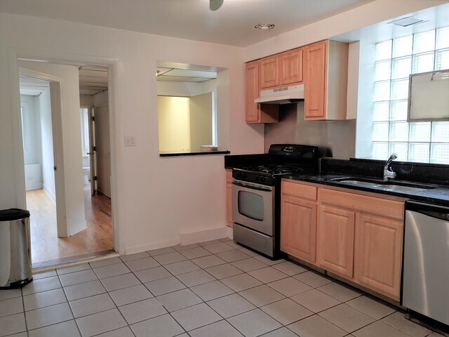 Foto principal - 1052 N Milwaukee Ave