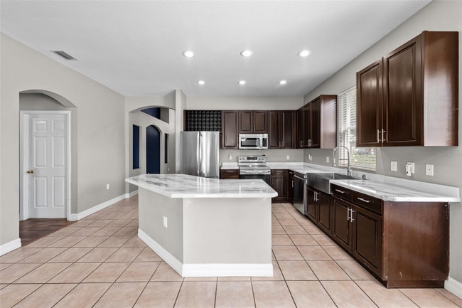 Building Photo - 5909 Wedgefield Dr