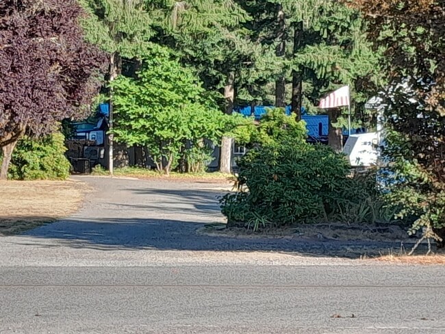 Foto del edificio - 1/2 off 1st Month's Rent ! Country Setting Single Wide Manufactured Home Silverbrook RV Park