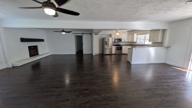 Foto del edificio - Move-In Ready 3-Bed, 2-Bath Fully Fenced P...