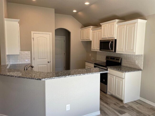 Building Photo - 3314 Windcrest Dr