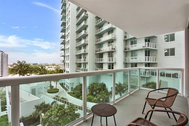 Photo - 1800 N Bayshore Dr Apartment