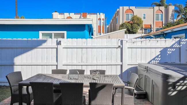 Building Photo - 1401 Pacific Beach Dr