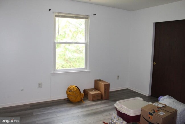 Building Photo - 26 Deedre Ln