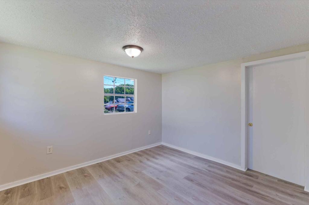 Foto del edificio - 1570 Chippewa Ave SE