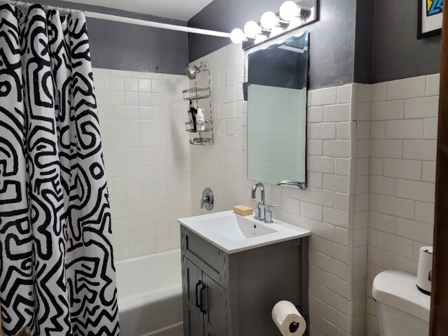 Foto del edificio - 3401 S Howell Ave