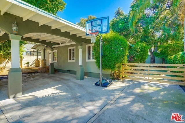 Building Photo - 1854 El Sereno Ave