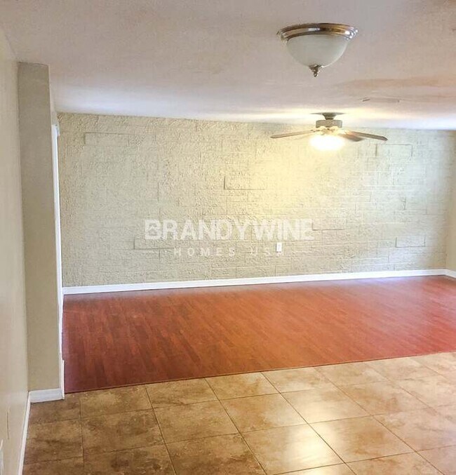 Foto del edificio - NEW Lower Rental Rate Leasing Special: Mar...