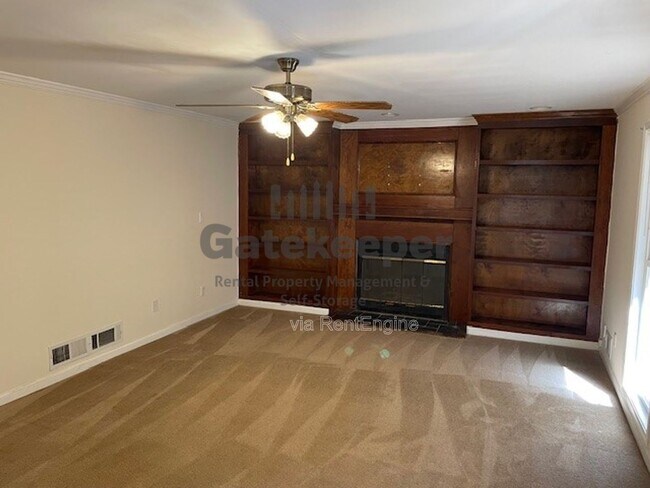 Foto del edificio - 145 Princeton Trce