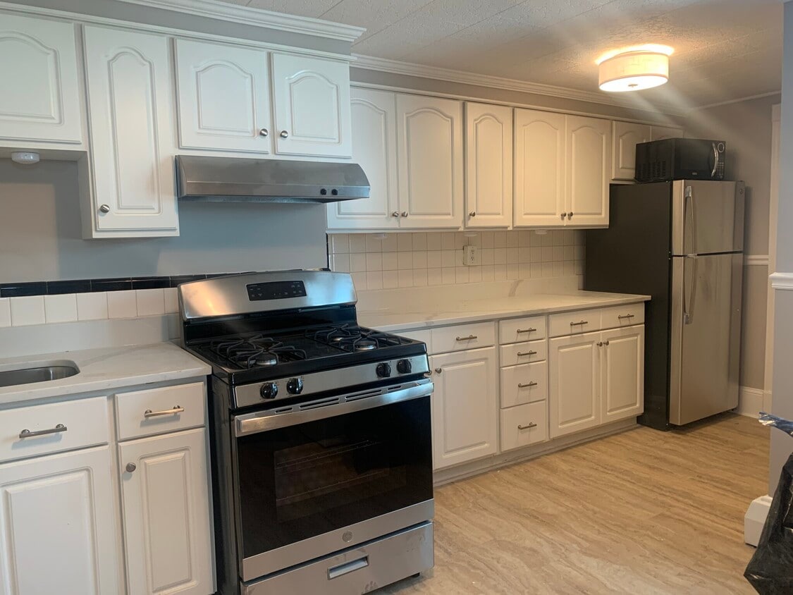 Primary Photo - 22 Story St