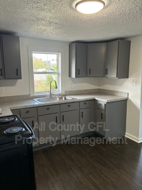 Building Photo - 812 Marion St