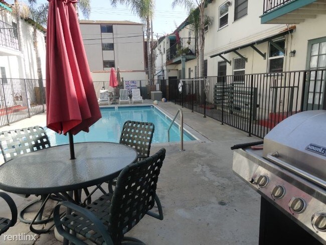 Building Photo - 1 br, 1 bath Apartment - 215 D Avenue