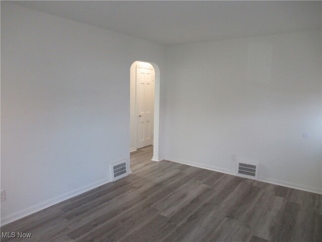 Foto del edificio - 12213 Mortimer Ave